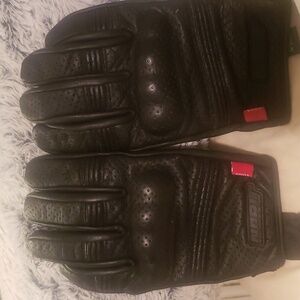 Leather riding gloves knuckle protection